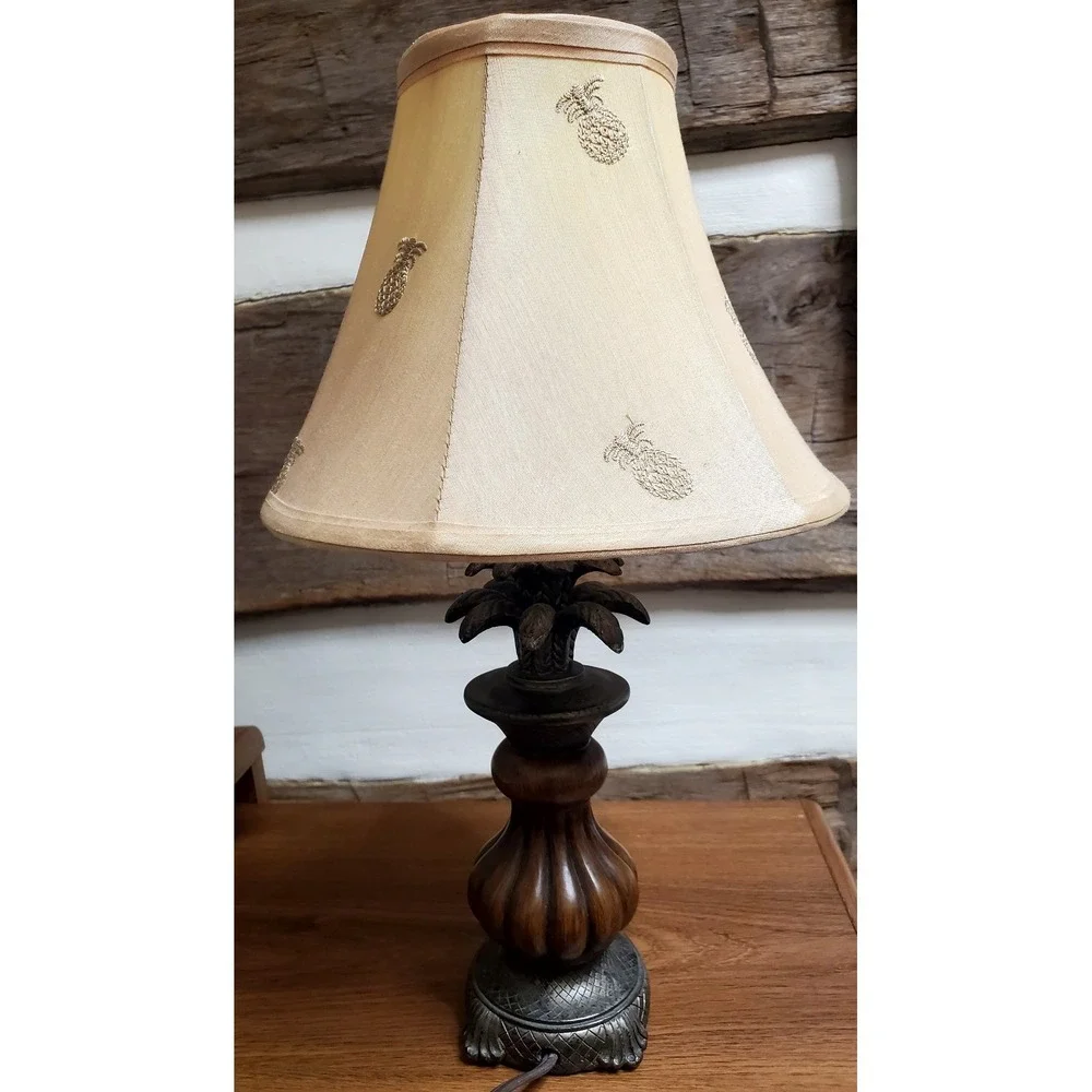 Classic Pineapple Table Lamp - Neutral Shade, Tropical Decor